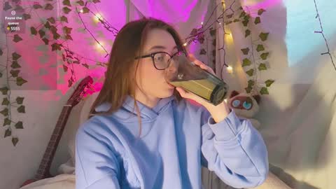 Snapshot of moonlight__lovers chatting on December 9, 9:39 am Dana online show from December 9, 9:39 am