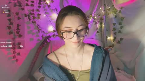 Snapshot of moonlight__lovers chatting on December 11, 2:11 pm Dana online show from December 11, 2:11 pm