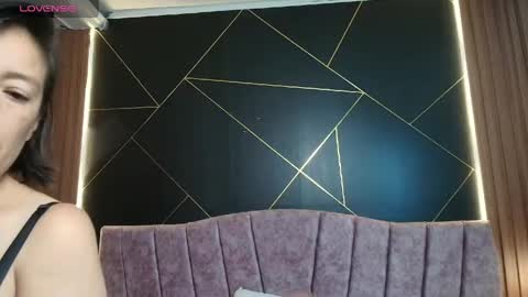 Moriah online show from March 24, 12:54 pm