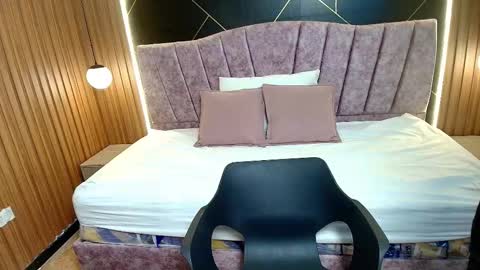 Moriah online show from February 26, 1:21 pm