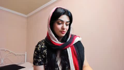 Snapshot of moroccan_diamond_ chatting on December 27, 6:42 pm Medina online show from December 27, 6:42 pm