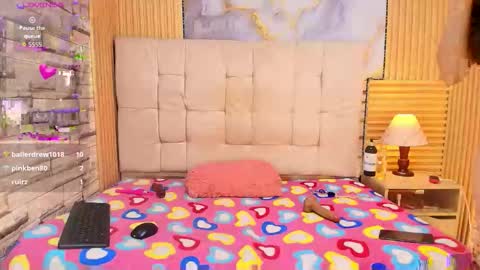 moxiemonclairpri online show from May 30, 1:09 pm