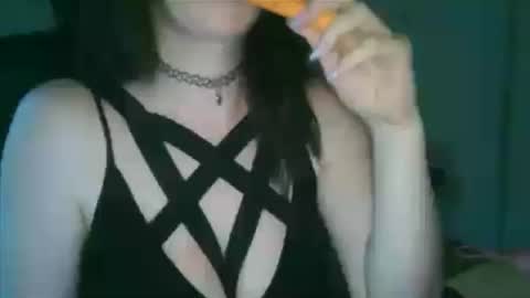 mrsfoxypanda online show from July 9, 7:05 pm