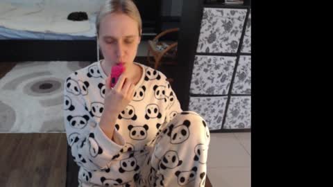 Sasha online show from March 2, 8:43 am