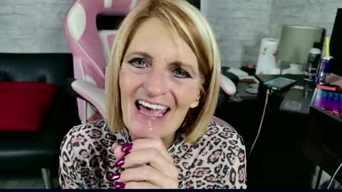 Marie  Wadsworthy Wife Marie XXX online show from October 10, 2:00 pm