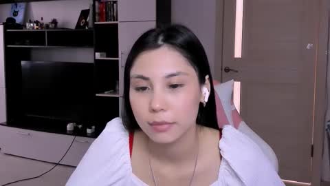 ms_emily_ online show from March 11, 11:03 am