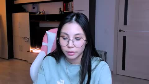 ms_emily_ online show from January 7, 4:21 pm