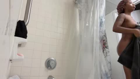 mskitty000 online show from December 5, 4:19 pm