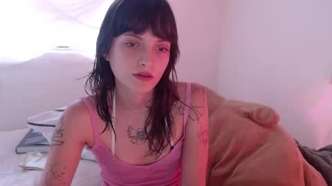   online show from April 23, 9:39 pm