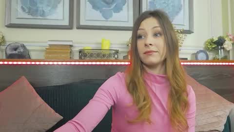 Luna  online show from January 31, 8:40 pm