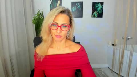 Diana online show from November 10, 12:00 pm