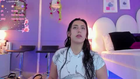 Snapshot of my_aleja_ chatting on October 13, 1:25 pm my_aleja_ online show from October 13, 1:25 pm