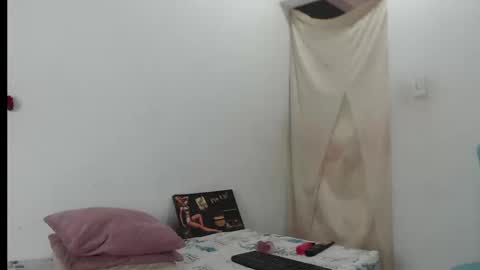 Mya latina online show from September 20, 2:15 pm