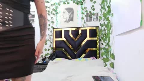 Snapshot of myagosling13 chatting on September 24, 9:47 pm miagosling NTMU Dont forget follow me online show from September 24, 9:47 pm