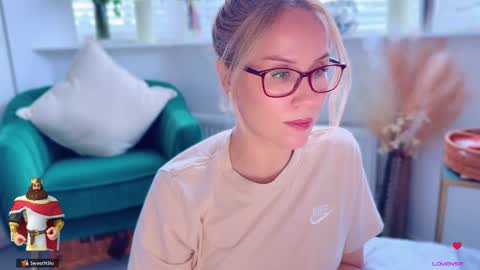 Mya-be Yours P online show from October 23, 4:13 pm