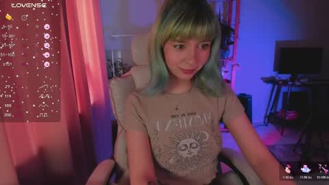 MylaFlores online show from April 4, 4:11 am