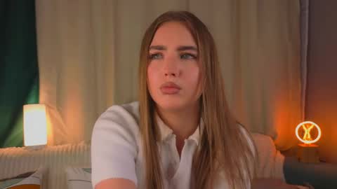 myrahenley online show from April 14, 12:27 pm