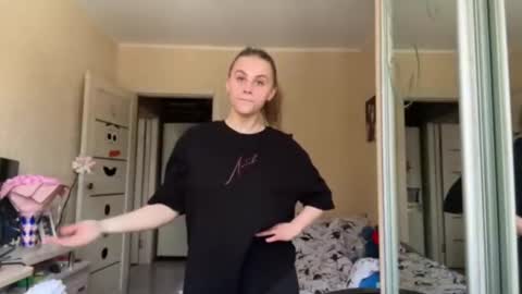 Ele online show from March 17, 7:45 am