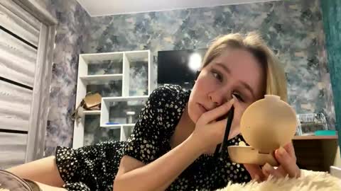 myrtiekirsten online show from November 29, 11:25 am