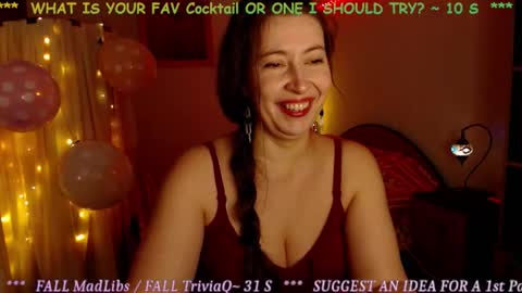 Snapshot of mystydew chatting on October 4, 11:27 am MystyDew online show from October 4, 11:27 am