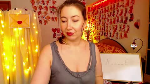 Snapshot of mystydew chatting on February 25, 11:43 am MystyDew online show from February 25, 11:43 am