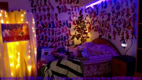 Snapshot of mystydew chatting on January 17, 3:11 pm MystyDew online show from January 17, 3:11 pm