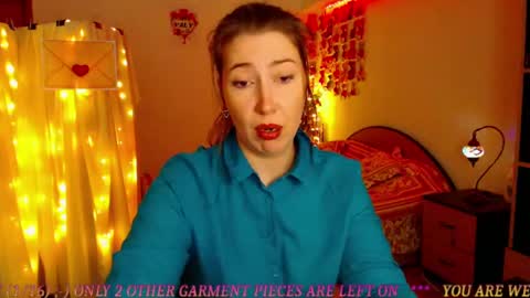 Snapshot of mystydew chatting on February 8, 11:55 am MystyDew online show from February 8, 11:55 am