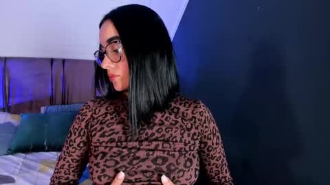 naaia_ online show from June 2, 5:58 pm