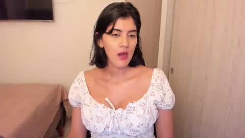 independent model online show from January 13, 1:55 am