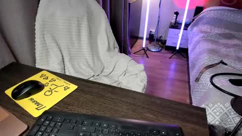 Asy no face  online show from March 2, 3:52 pm