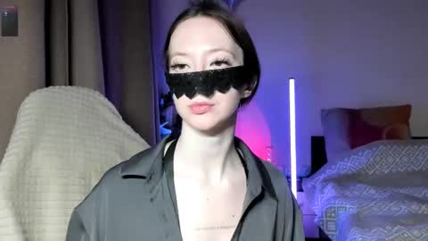 Asy no face  online show from March 1, 4:00 pm