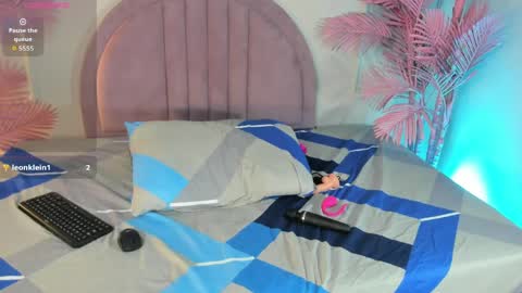 nalapalmer online show from March 30, 10:09 pm