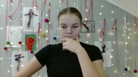 Nana online show from November 24, 9:00 am