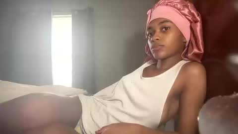 nanaonn online show from October 17, 7:06 pm