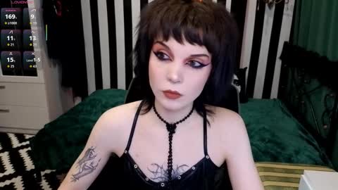 Nancy online show from November 25, 2:47 am