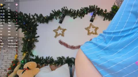 Snapshot of nancycaseys chatting on December 26, 5:15 am Luna online show from December 26, 5:15 am
