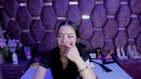 nanis james15 online show from May 17, 7:29 am