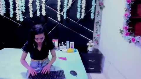 nanis james15 online show from February 12, 3:19 am