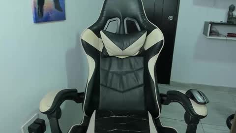 naomi_berckley online show from September 25, 7:51 am