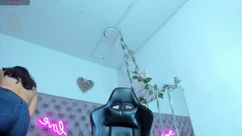 Snapshot of naomi_viper_ chatting on September 30, 11:16 am Naomi online show from September 30, 11:16 am