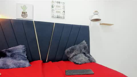 naomi_x0 online show from December 16, 1:55 am