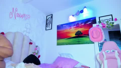 Snapshot of naomiasha_ chatting on January 22, 6:31 pm online show from January 22, 6:31 pm