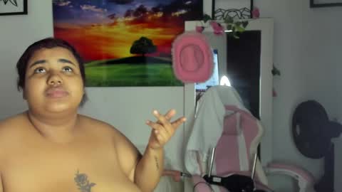 Snapshot of naomiasha_ chatting on January 26, 6:16 pm online show from January 26, 6:16 pm