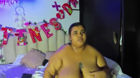 Snapshot of naomiasha_ chatting on February 2, 11:30 am online show from February 2, 11:30 am