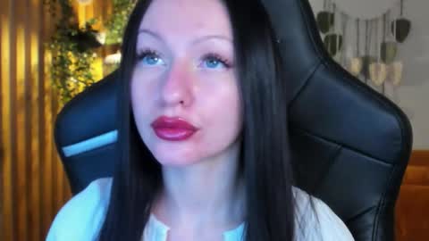 Naomi online show from November 20, 5:41 am