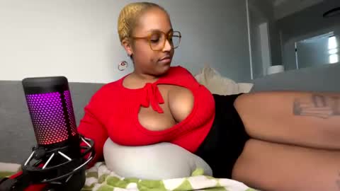 Naomigiirl6 online show from February 14, 2:12 pm