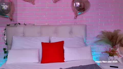 Naomi online show from December 2, 4:58 am