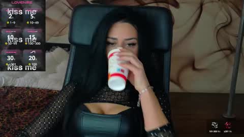 NaomiScarlett online show from October 14, 8:50 am