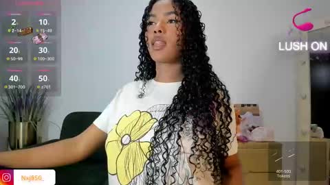 Naomi     online show from February 27, 10:53 pm