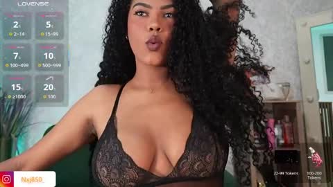 Naomi     online show from April 4, 10:19 pm